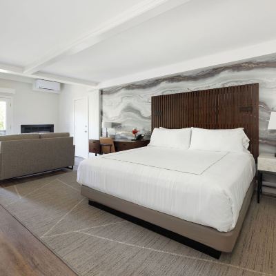 Premium Room, 1 King Bed, River View Ada Sitzmark Lodge Promo Code