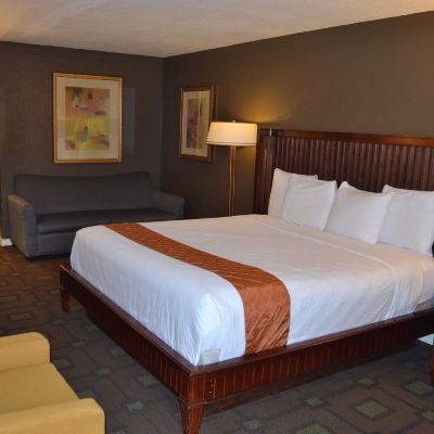 Deluxe Room, 1 King Bed with Sofa Bed, Refrigerator&Microwave, Garden Area Cascades Inn Promo Code
