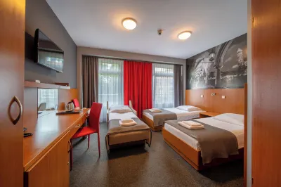 Hotel Alexander Отели в г. 