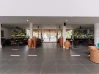 Roxy Sematan Villa & Townhouse Hotéis em Lundu