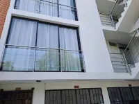 Modern and Spacious with A/C 住宿飯店