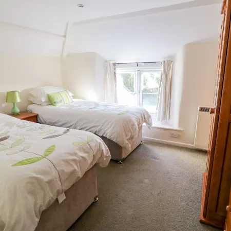 3 Rose Cottages Отели в г. Лоо