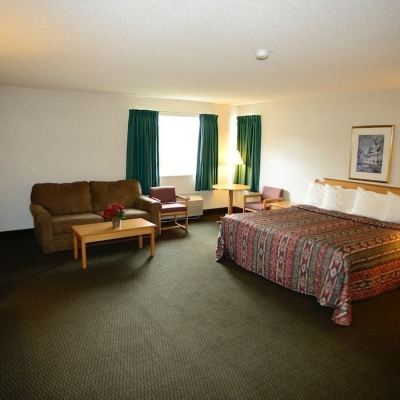 Suite with Jetted Tub Ameriway Inn and Suites Promo Code