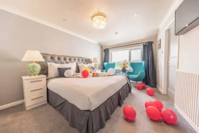 Waterhead Rooms & Suites - Parking and Light Breakfast Hotels in 