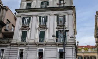 Le 4 Stagioni Dante's Suites H Napoli Centro, by ClaPa Group