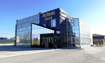 Artem-Plaza - Hostel