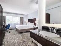 Crowne Plaza Milwaukee Airport by IHG Hotels in 