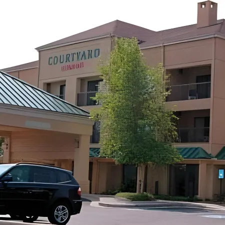 Courtyard Dalton