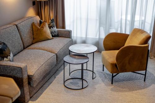 豪华小型套房 - 带阳台