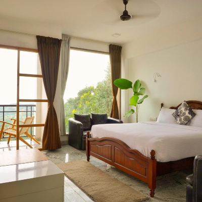 King Room With Balcony MERIDIAN HILL TOP YERCAUD Promo Code