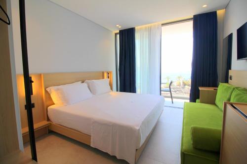 豪华双人间 - 带阳台和海景 - 一楼