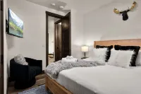 Ski & Glacier Nat Park Haven w/Spa, Sauna & Views!