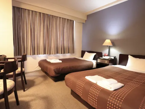 hotel frontier