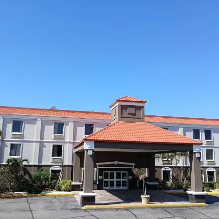 Best Western Plus Bradenton Hotel  Suites