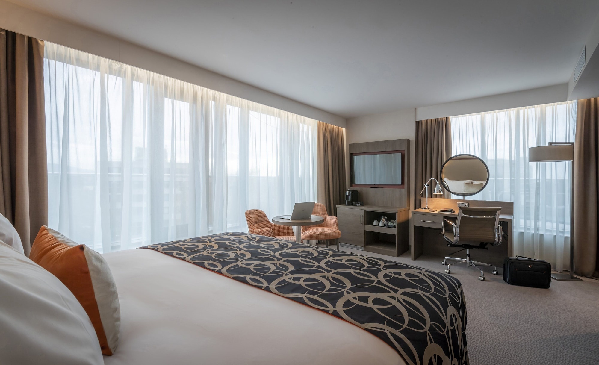 Clayton Hotel Charlemont豪华特大床房