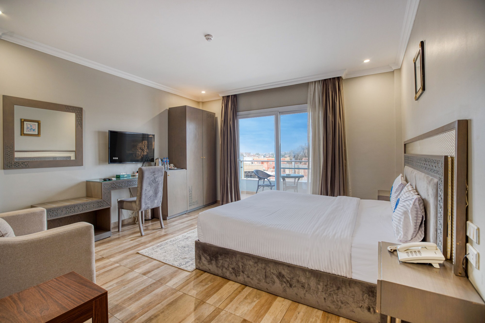 山景豪华双人床房