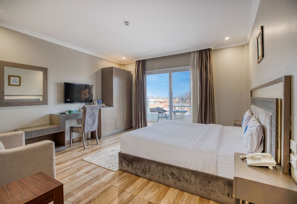 山景豪华双人床房