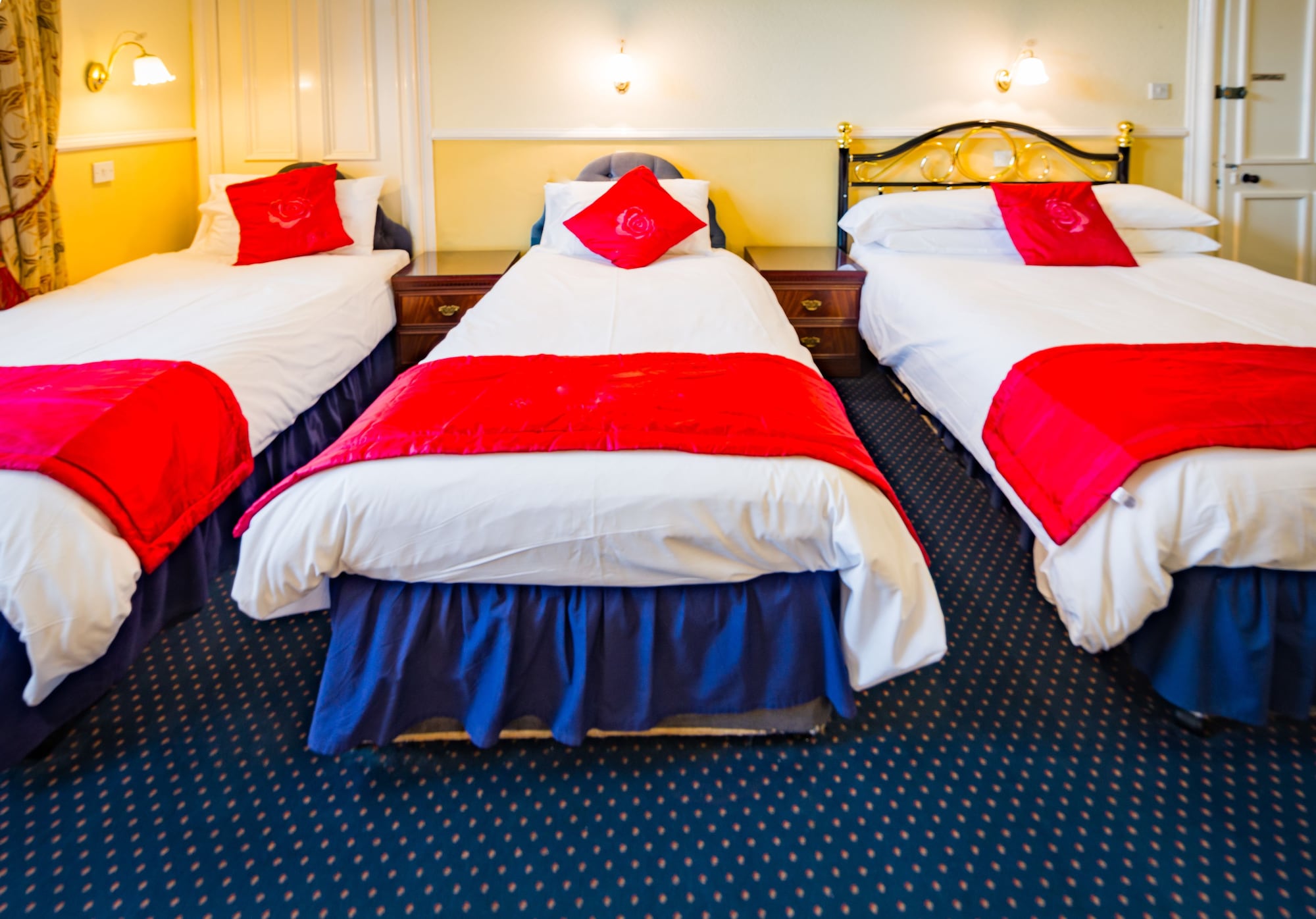 高级三人房（房间号3）