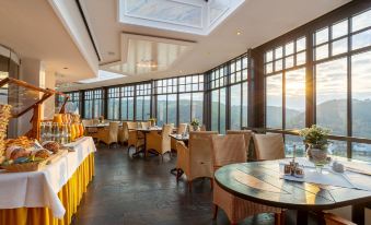 Hotel Schloss Rheinfels - Housity