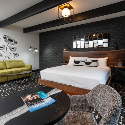 Studio Suite Hotel Earl of Charlevoix Promo Code