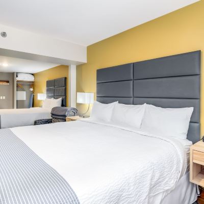 One King, One Queen Room Grey Fox Inn Promo Code