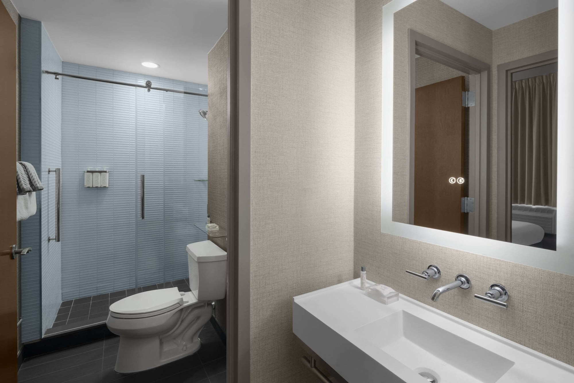 无障碍豪华特大床房 禁烟