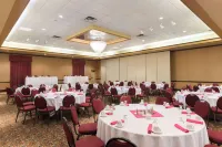 Ramada by Wyndham Topeka Downtown Hotel & Convention Center