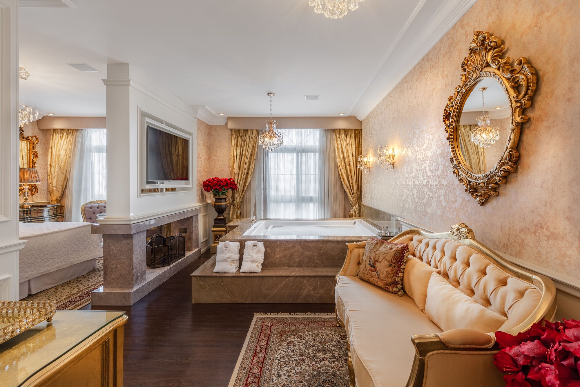 帝国大师套房，带按摩浴缸（套房）