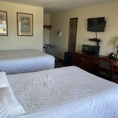 Family Room, 2 Double Beds Bavarian Inn Promo Code
