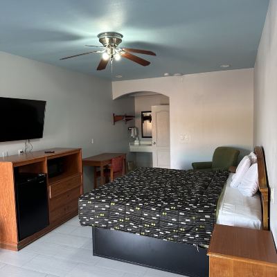 King Room-Non-Smoking La Copa Inn Promo Code