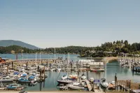 Gibsons Landing Inn
