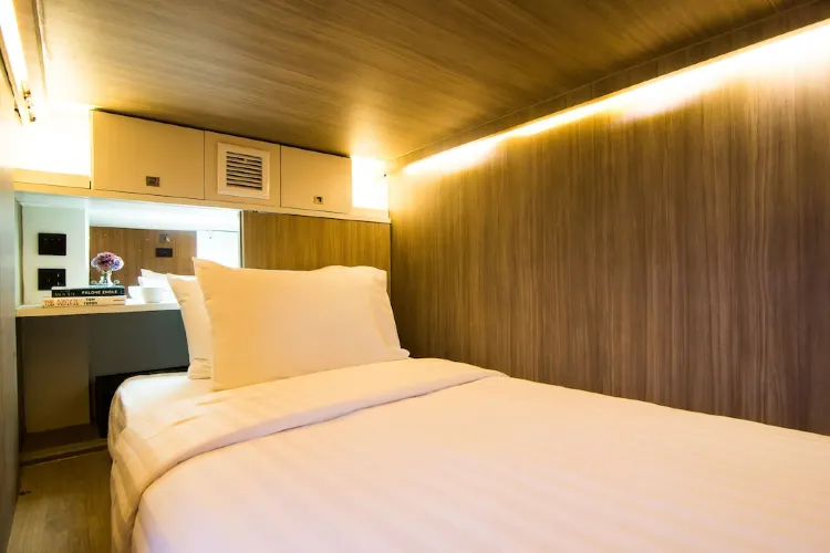 Capsule Suite Eight Unit Upper and Lower