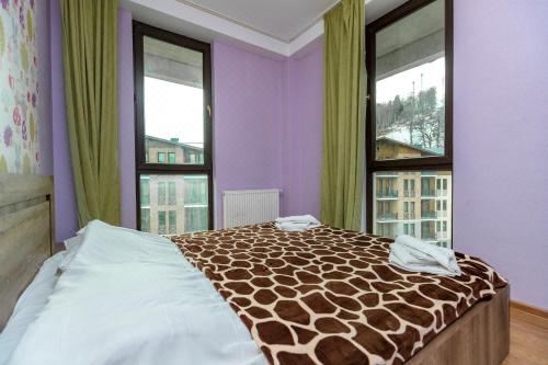 带阳台的两卧室公寓