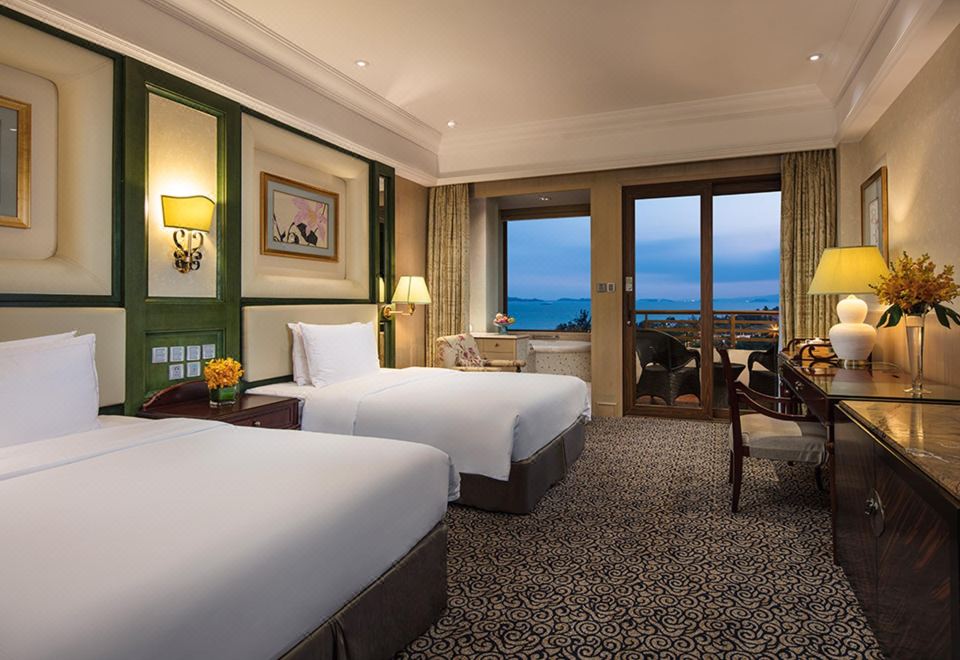 Seaview Resort XiamenDeluxe Sea View Twin-size Bed Room