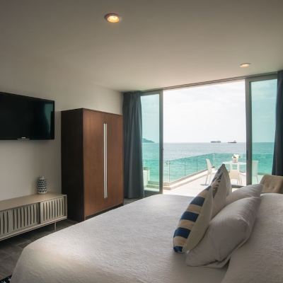 Room, 1 King Bed, Ocean View, Oceanfront