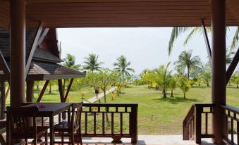 C&N Kho Khao Beach Resort