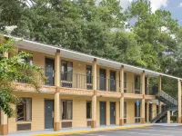 Howard Johnson by Wyndham Dothan Các khách sạn ở Dothan