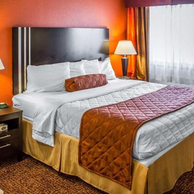 Standard King Room-Non-Smoking Rodeway Inn & Suites - Okoboji Promo Code