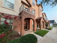 Texas Tech Modern Condo Prime Location - Walk to Ttu Campus, Broadway & Downtown