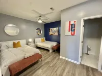 New Modern Townhome Downtown- 3Levels
