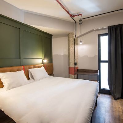 Deluxe King Room Generator Madrid Promo Code