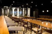 Hew & Draw Hotel