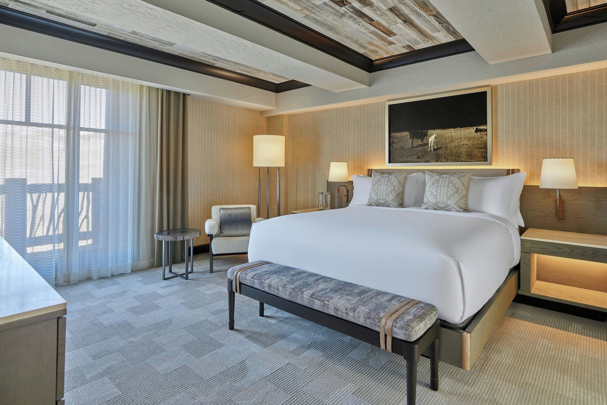 丽思卡尔顿套房，1卧室套房，1张特大床，阳台