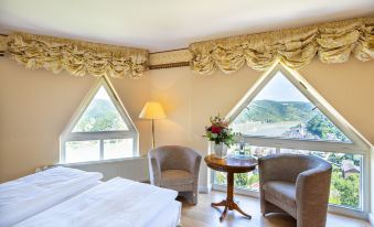 Hotel Schloss Rheinfels - Housity