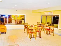 旗艦套房旅館 格羅頓住宿飯店