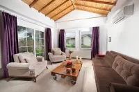 Vinifera Vineyards Hotel