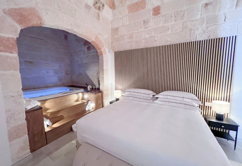 标准套房， 阳台， 城市景观