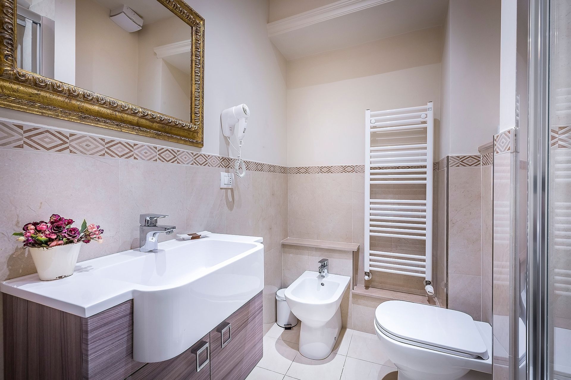 经济型双人房， 1 张大号单人床