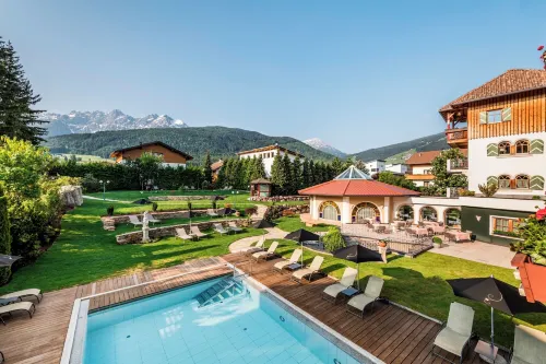 Mirabell Dolomites Hotel Luxury Ayurveda & Spa Hotel a Valdaora di Mezzo