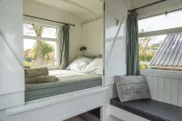 Tinyhouse De Roef - Lakes of Vinkeveen near Amsterdam Hotel di 